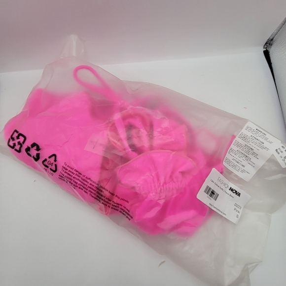 BRAND NEW FASHION NOVA CABO SUMMER RUFFLE 2 PIECE BIKINI SIZE SMALL NEON PINK - Picture 8 of 8